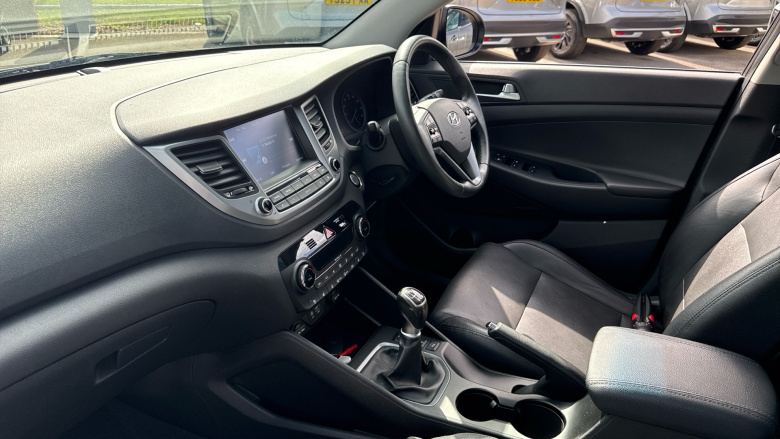 Hyundai Tucson 2.0 CRDi Blue Drive Premium SE 5dr 2WD Diesel Estate